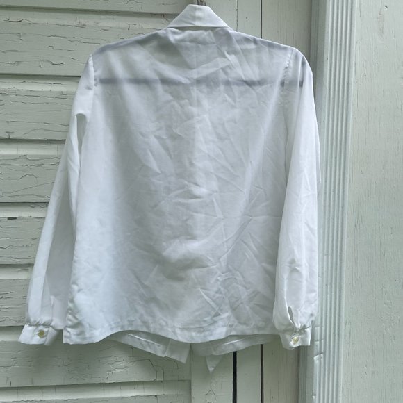 Vintage Great condition  Shoulder- White Long Sleeve Blouse with Floppy Bow/Tie - Picture 2 of 2